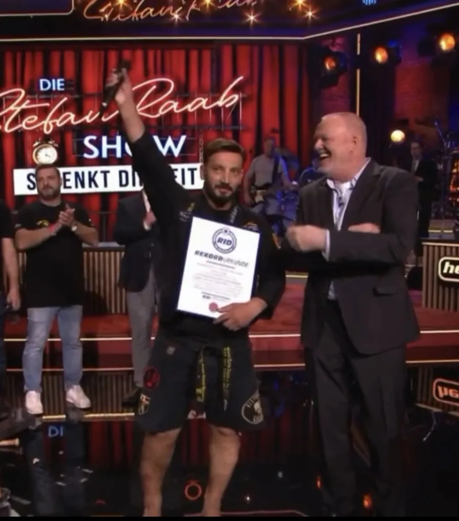 Kerim Duygu feiert RID-Rekord mit Stefan Raab